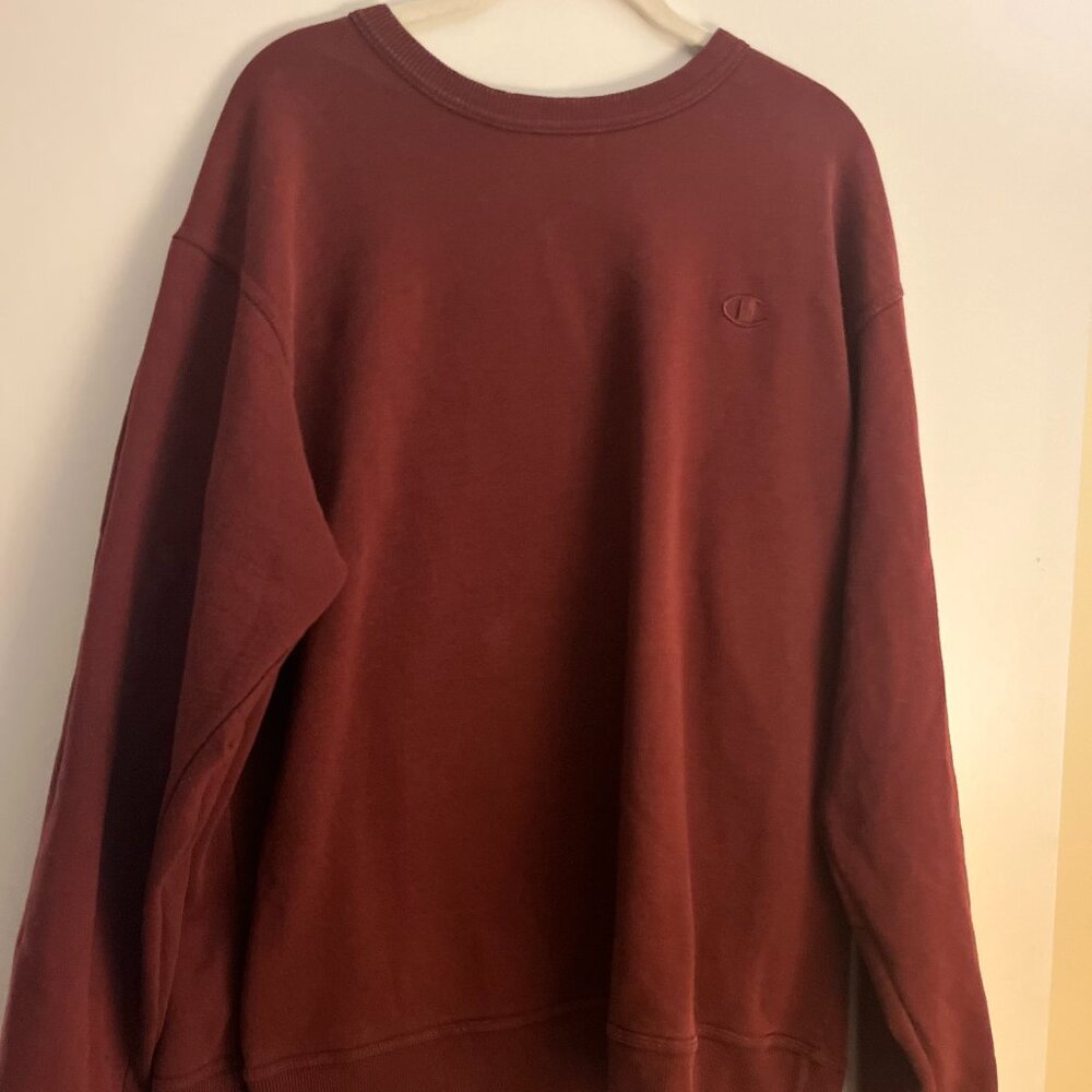 Champion Men's XL Maroon Crewneck Sweatshirt - excellent used condition
